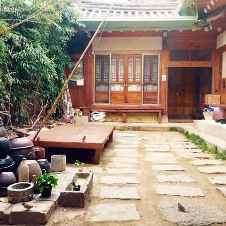 Gongsimga Hanok Guesthouse Сеул Екстер'єр фото