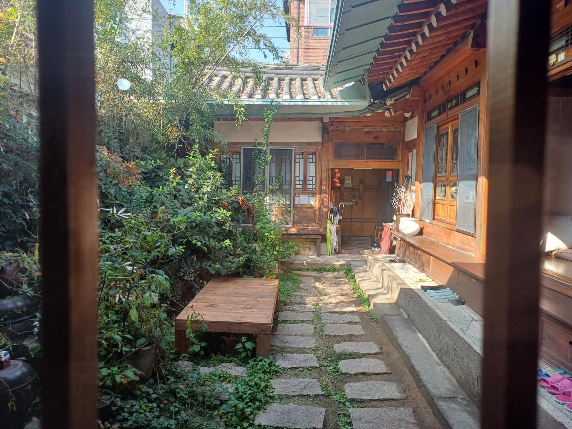 Gongsimga Hanok Guesthouse Сеул Екстер'єр фото