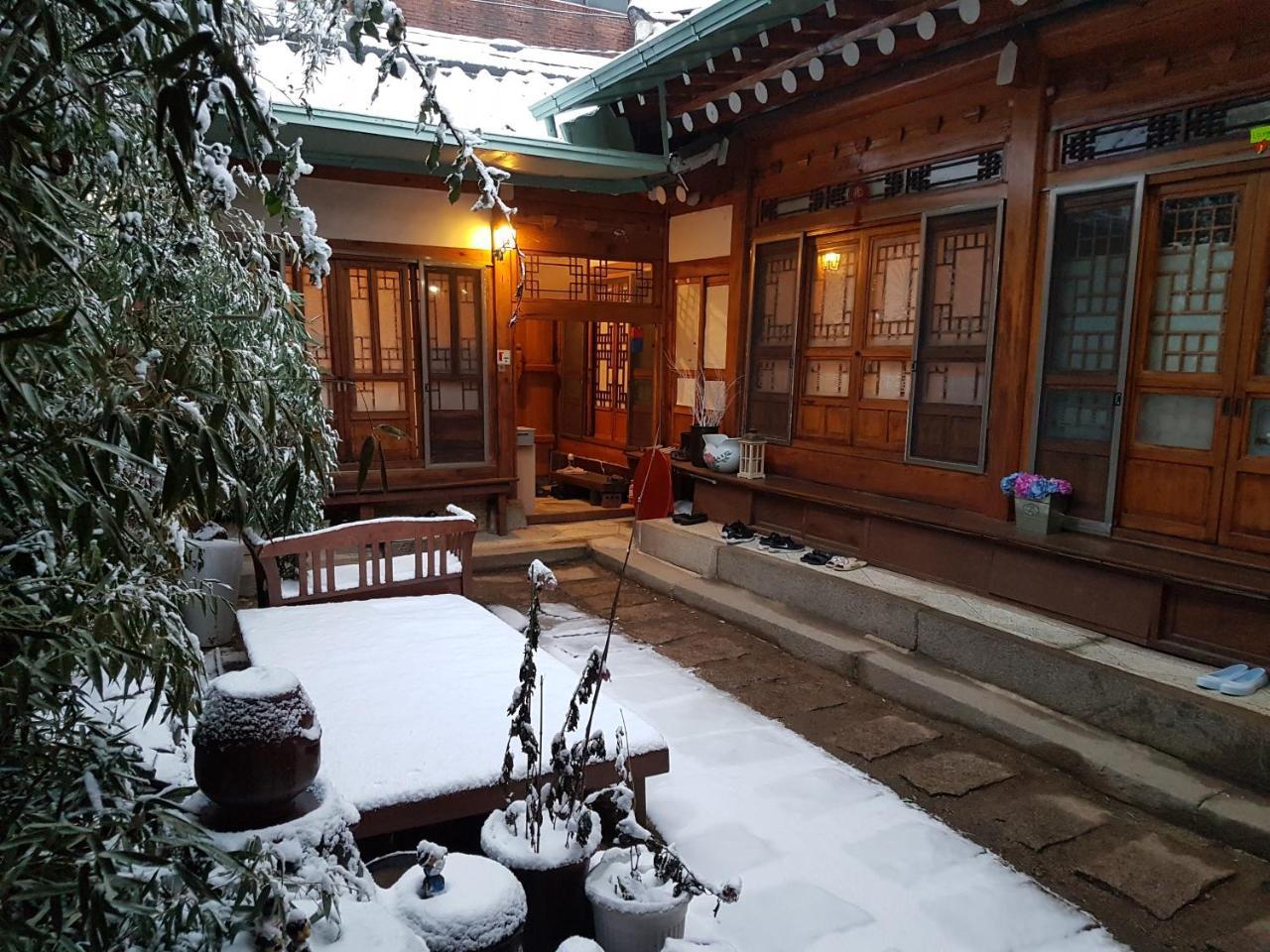 Gongsimga Hanok Guesthouse Сеул Екстер'єр фото