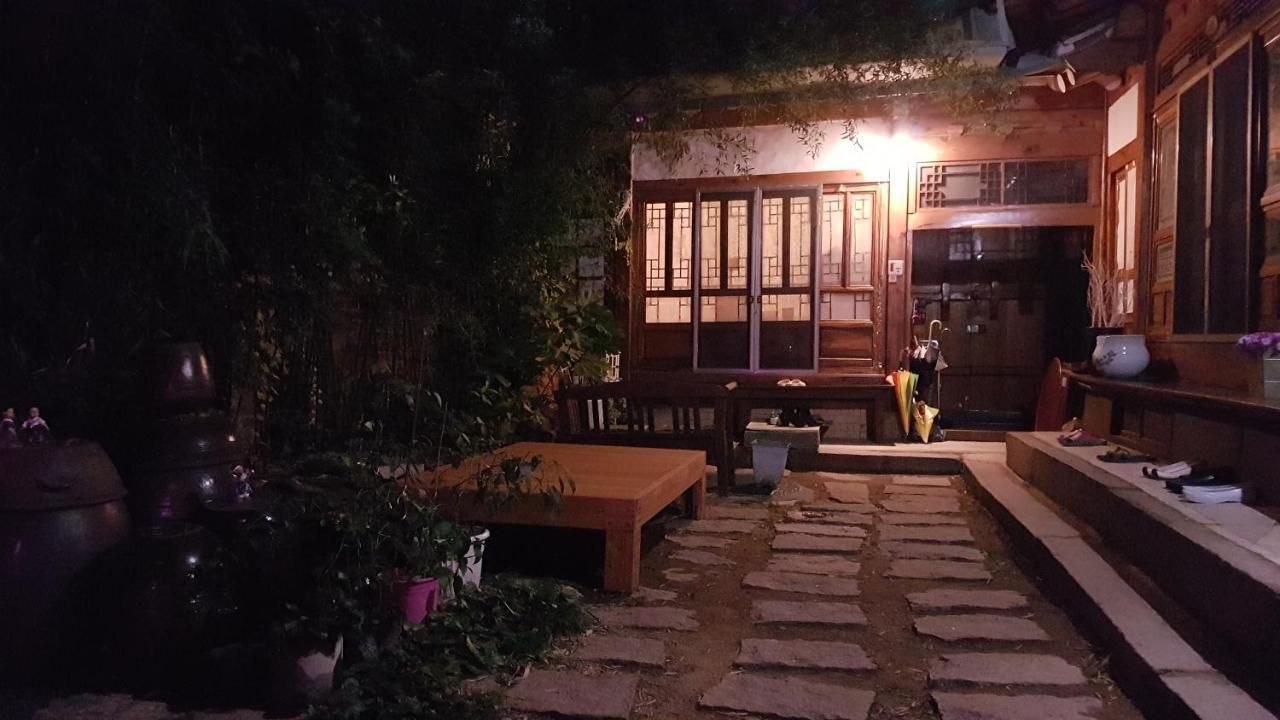 Gongsimga Hanok Guesthouse Сеул Екстер'єр фото