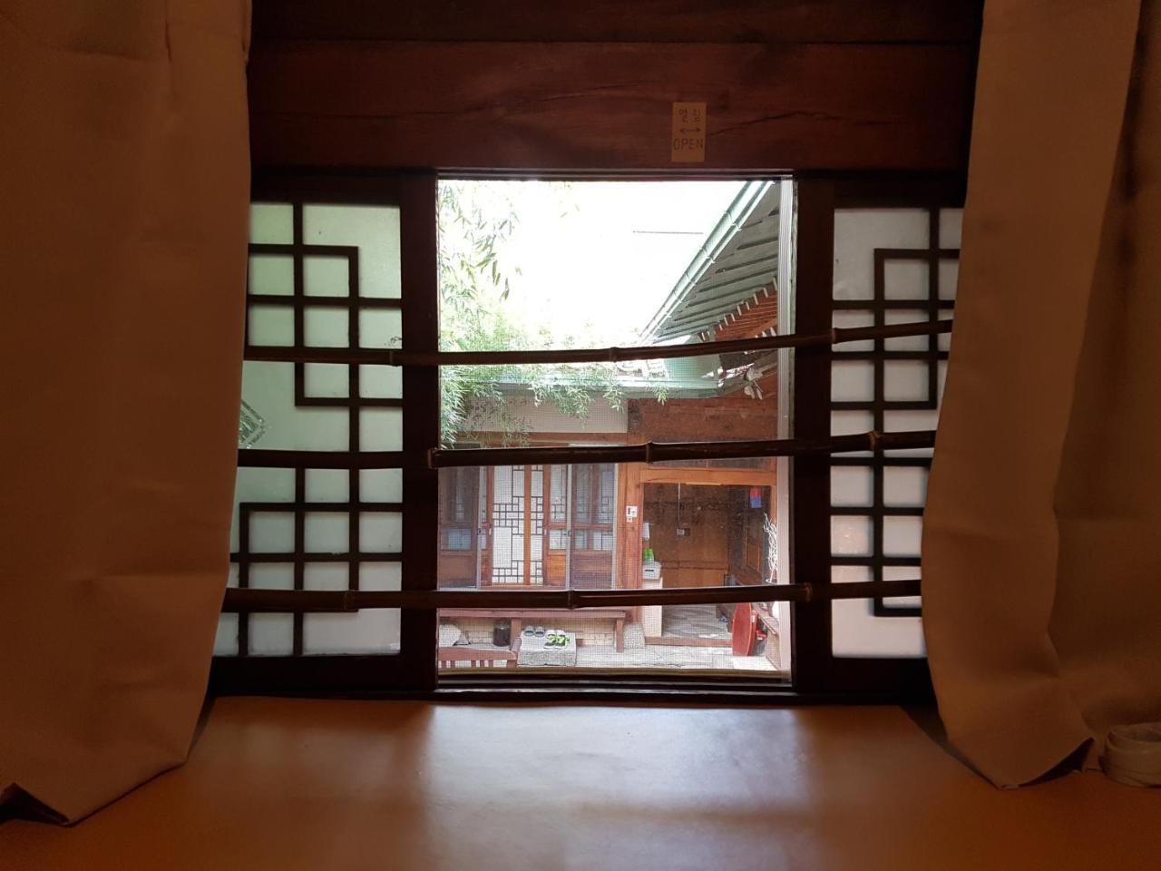 Gongsimga Hanok Guesthouse Сеул Екстер'єр фото